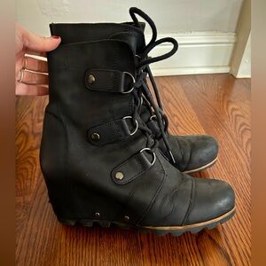Sorel women’s Joan of Arc wedges size 10